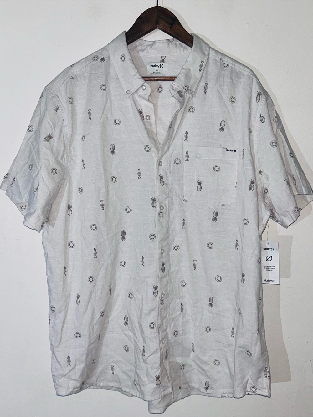 NWT Hurley Mens XL Short Sleeve Button Up Stretch Shirt White Fish Pineapple Sun